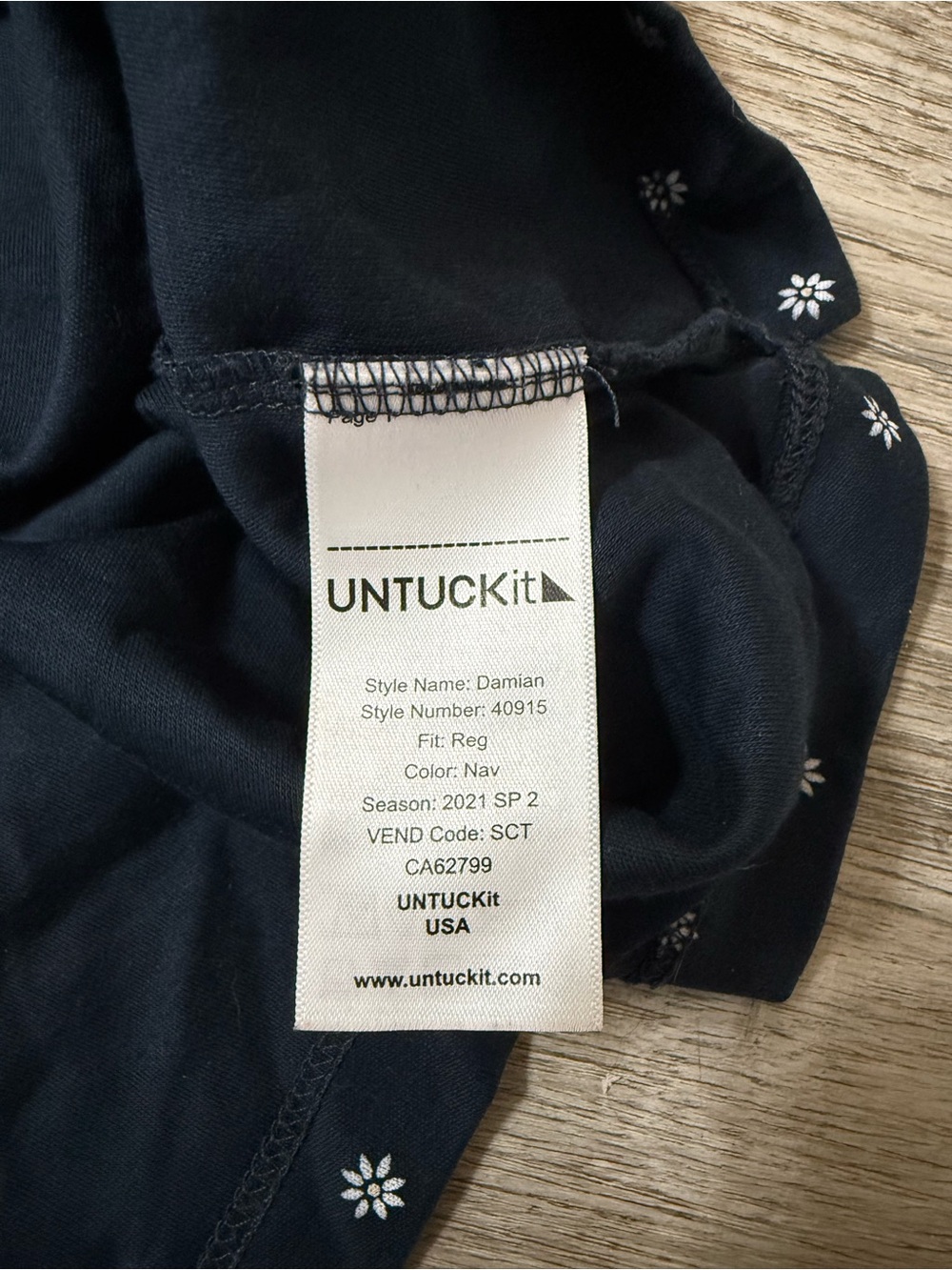 Untuckit - Picture 3 of 3